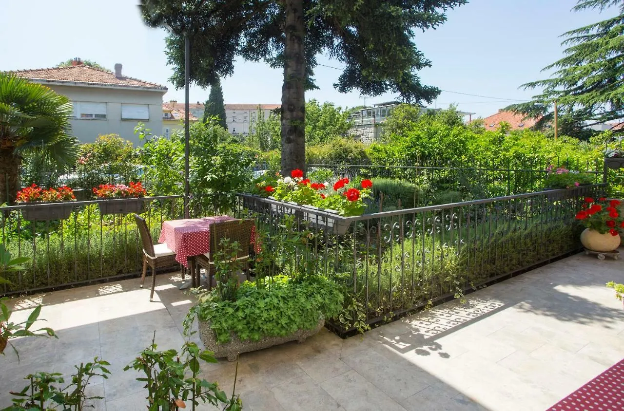 Apartments Ursic Split