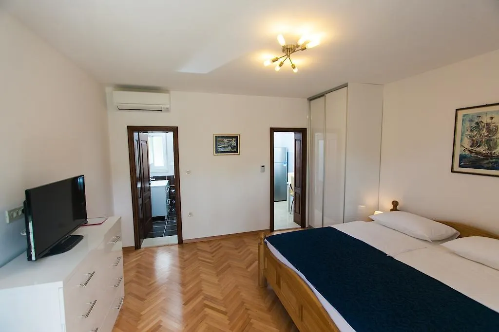 Apartments Ursic Split